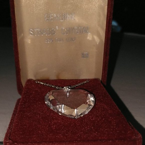 Strass Lead Crystal Heart Pendant on a 24 inch Silver Chain - Picture 3 of 10